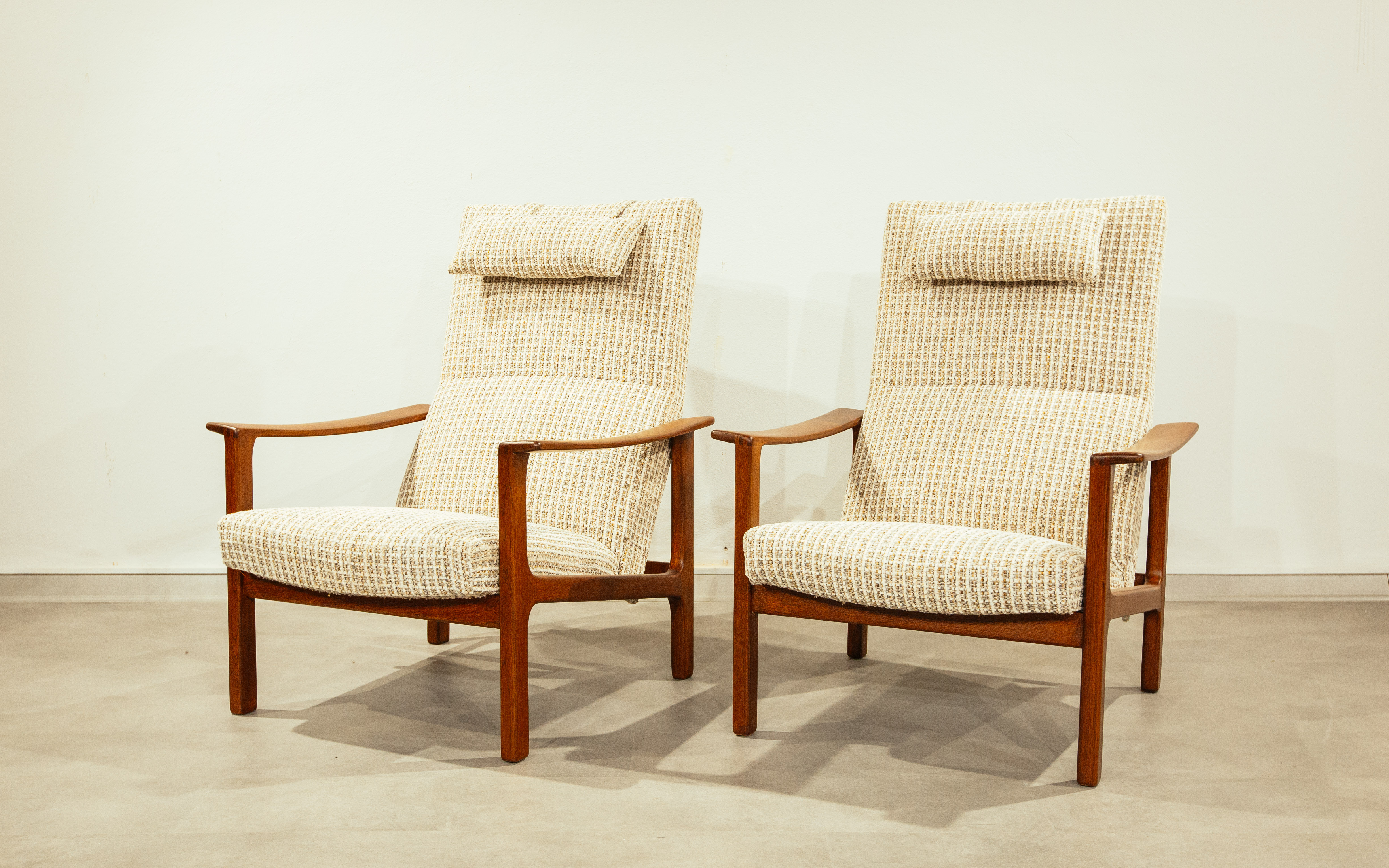 Bröderna Andrersson Chairs with Ottoman 